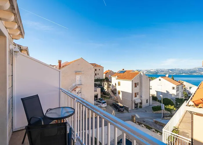 Senjo - With Balcony And Sea View 2 *