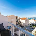 Senjo - With Balcony And Sea View 2 *