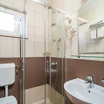 Appartamento Senjo - With Balcony And Sea View 2 *