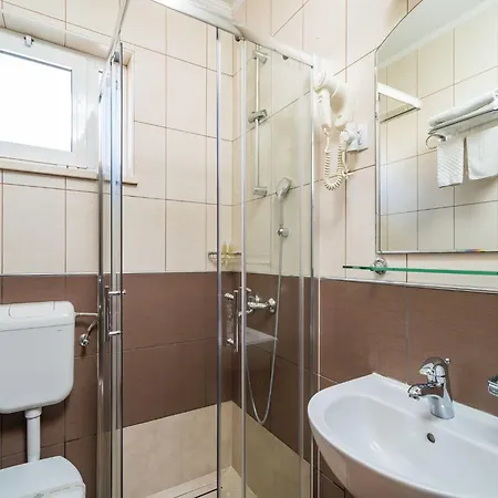 Apartment Senjo - With Balcony And Sea View 2 *